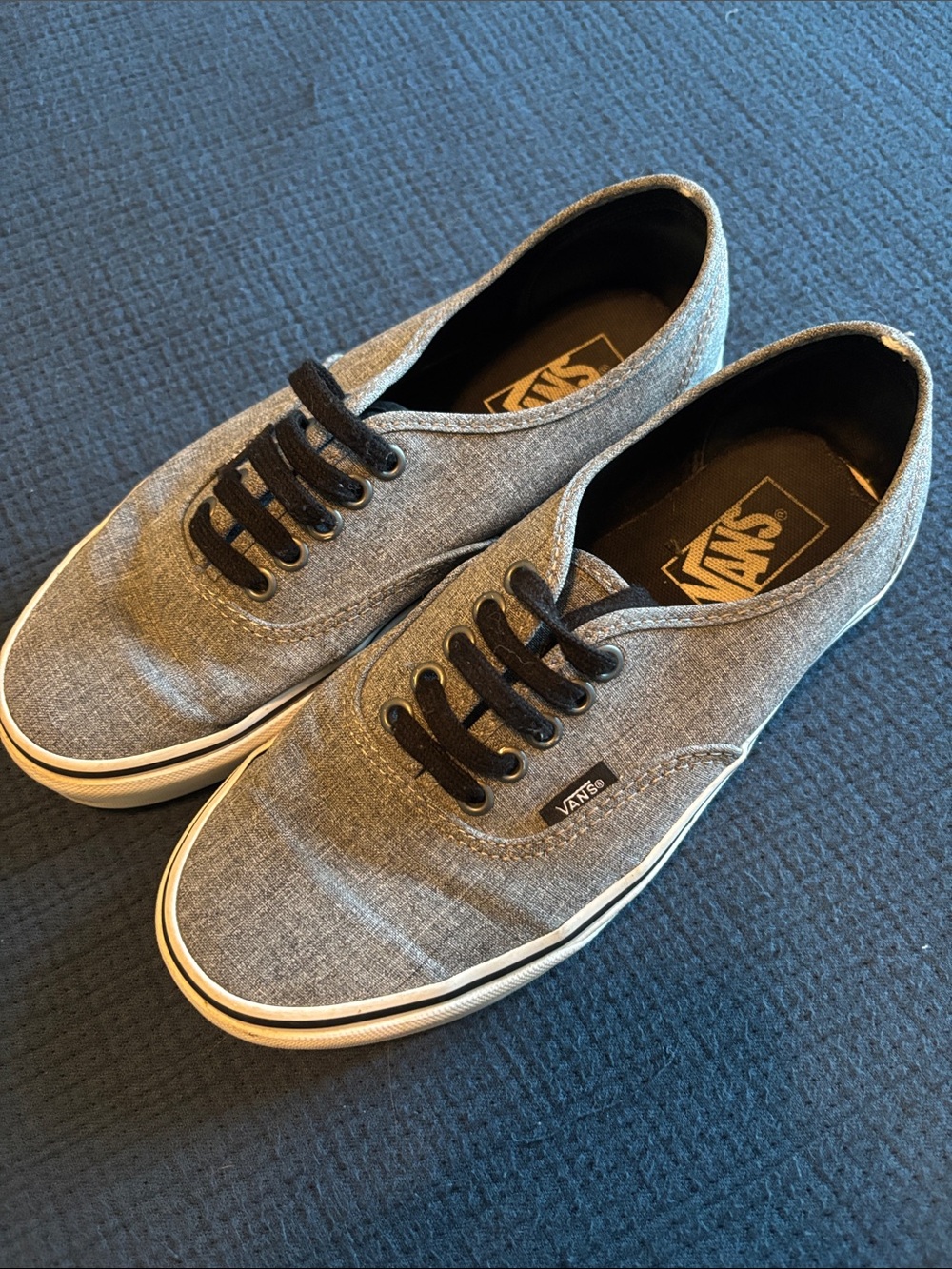 Vans Men's Gray Canvas Low-Top Sneakers with Black Laces
